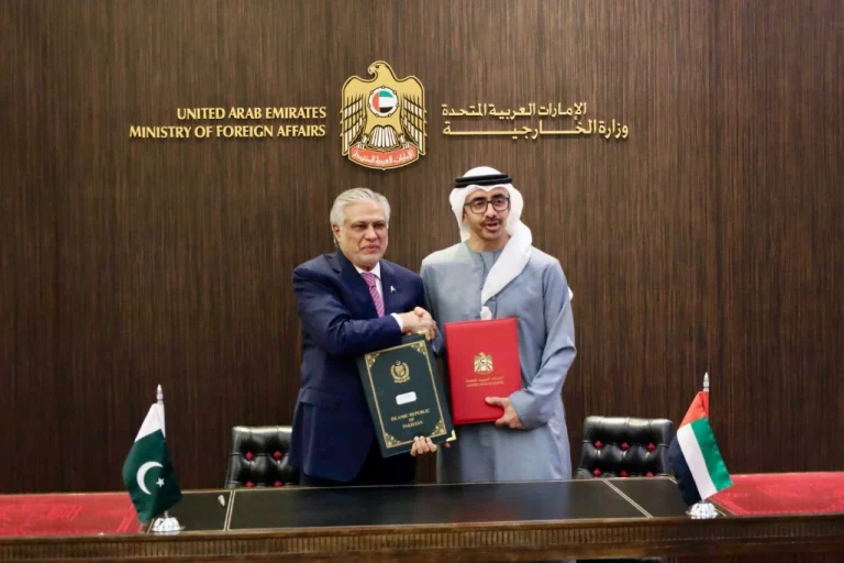 Pakistan and UAE Sign Visa-Free Travel Deal