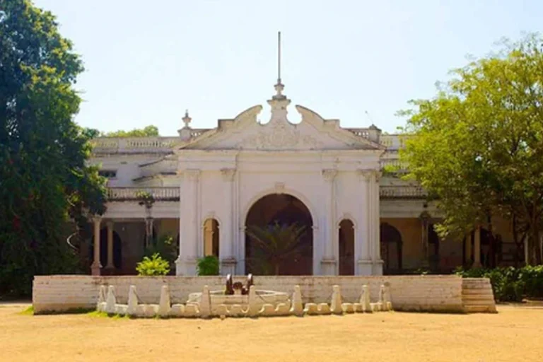 10 Best Historical Places to Visit in Hyderabad